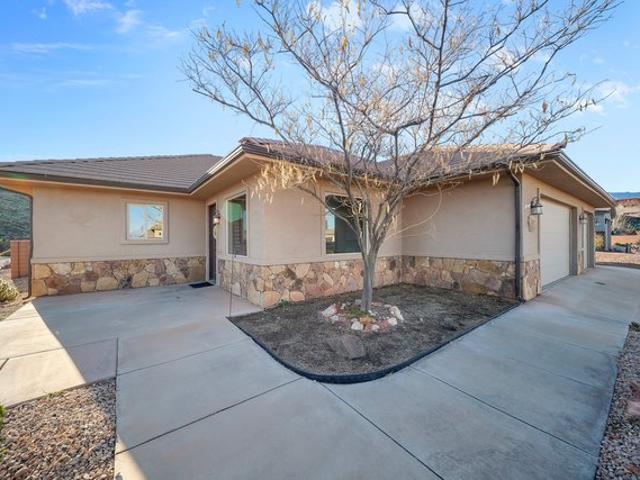 House for sale in Washington, Utah