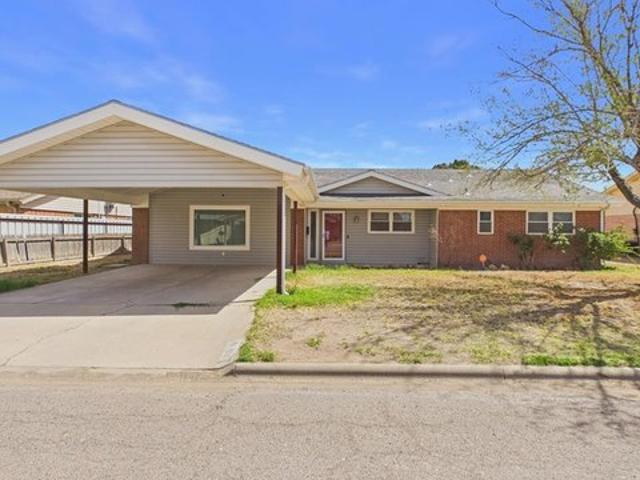 House for sale in Pecos, Texas