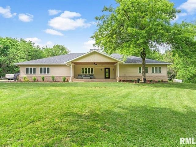 House for sale in Petersburg, Illinois