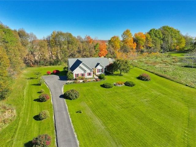 House for sale in Town of Farmington, Town of Canandaigua