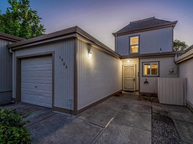 Townhouse for sale in Santa Rosa, California