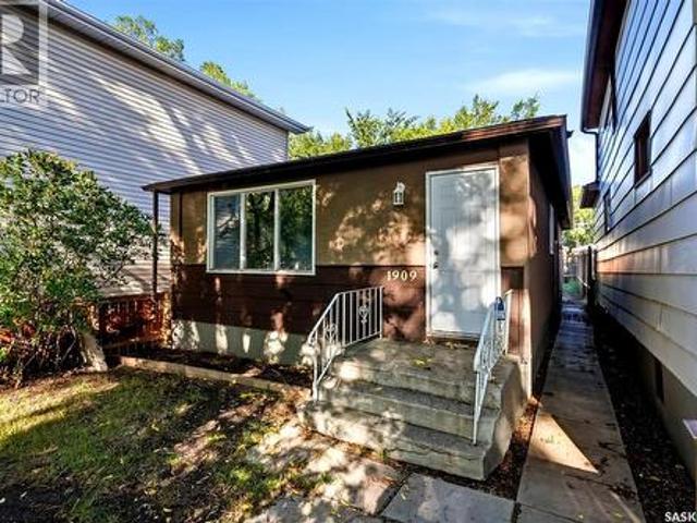 House for sale in Heritage, Regina