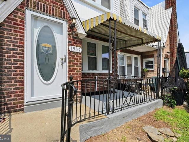 Townhouse for sale in Philadelphia, Pennsylvania