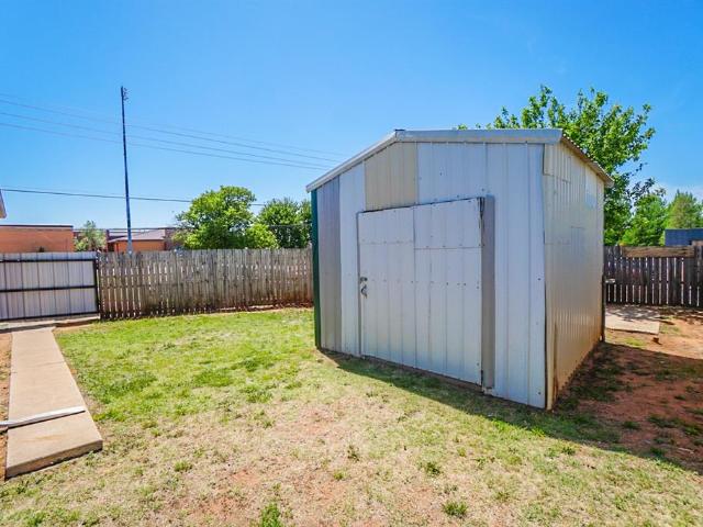 House for sale in Clinton, Oklahoma