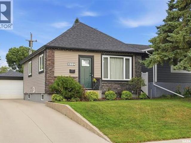 House for sale in Saskatoon, Saskatchewan