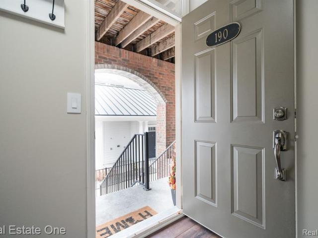 Condo for sale in Auburn Hills, Michigan