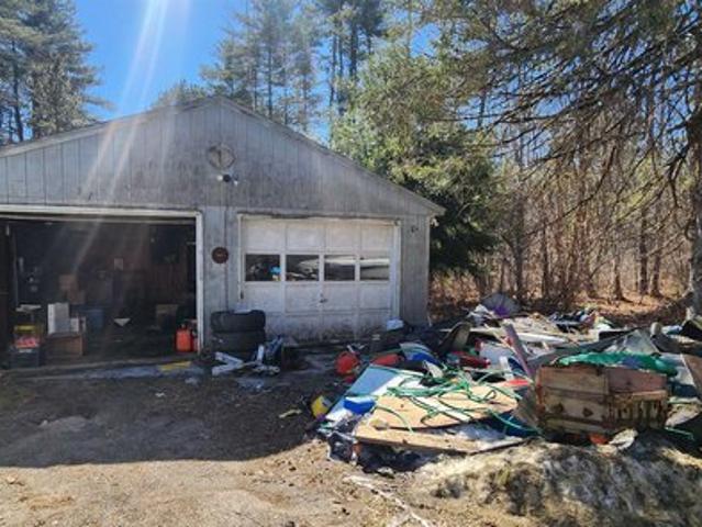 House for sale in Winchester, Cheshire County