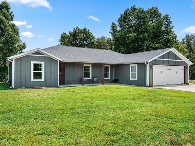 House for sale in Forsyth, Taney County
