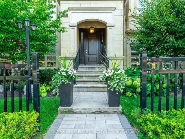 Townhouse for sale in Woburn, Ontario