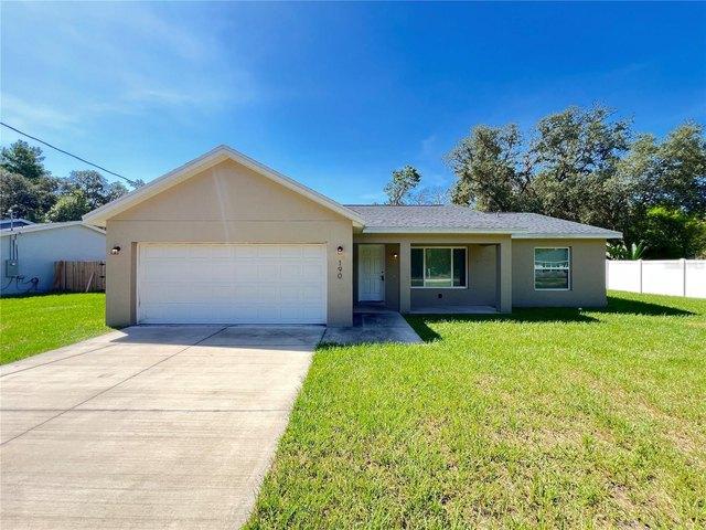 House for sale in Ocklawaha, Florida