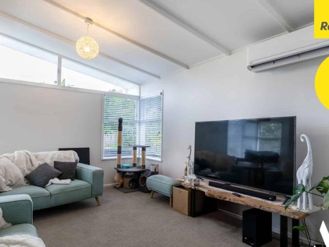 House for rent in Oratia
