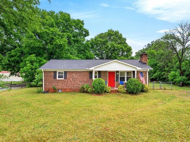House for sale in Campobello, South Carolina