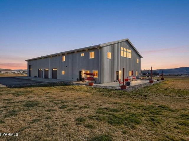 House for sale in Selah, Washington