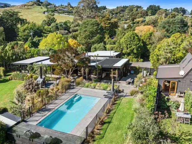 House for sale in Chaslands, Canterbury