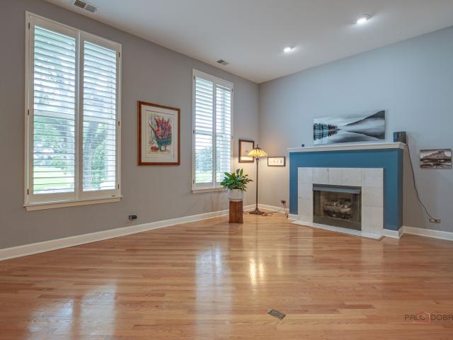 Condo for sale in Highland Park, Illinois