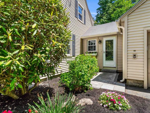 House for sale in Bedford, Hillsborough County