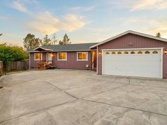 House for sale in Roseburg, Douglas County