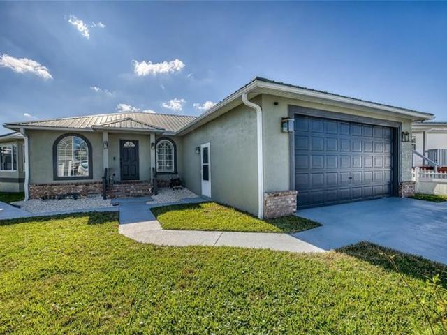 House for sale in Satsuma, Florida