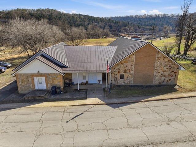 House for sale in Gainesville, Missouri