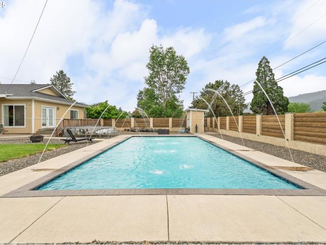House for sale in Myrtle Creek