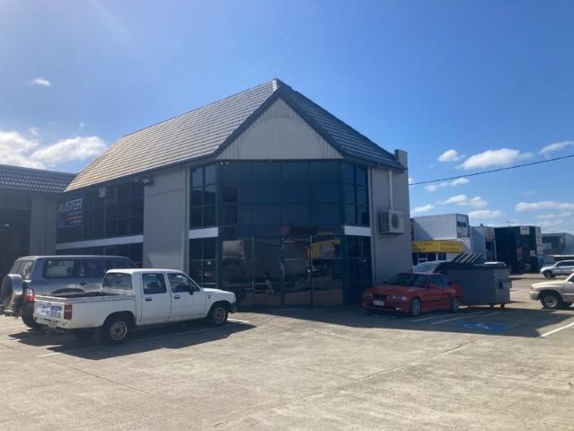 Office for rent in Toombul, Queensland