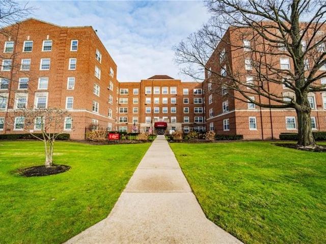 Condo for sale in Shaker Heights, Ohio