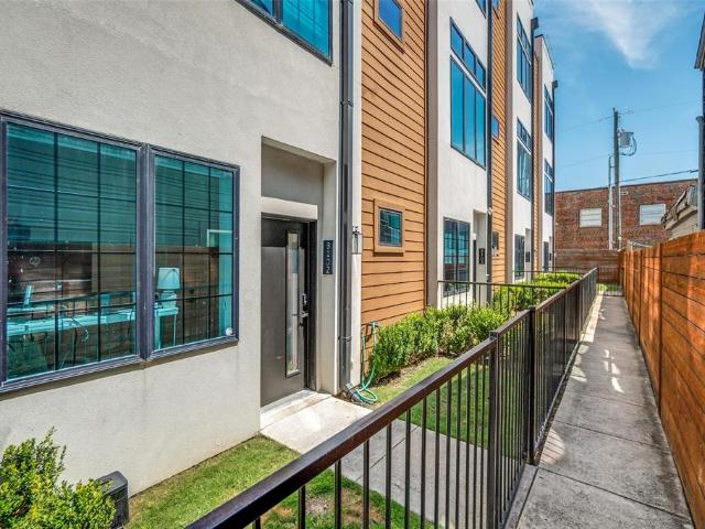 Condo for sale in Dallas, Texas