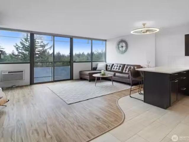 Condo for sale in Olympia Condo for sale in Olympia