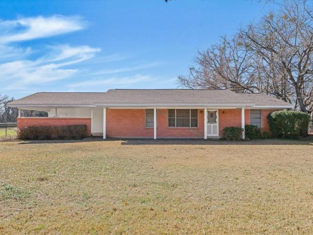 House for sale in Wills Point, Texas
