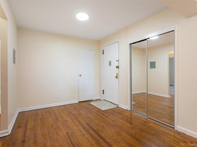 Property for sale in The Bronx, Arverne