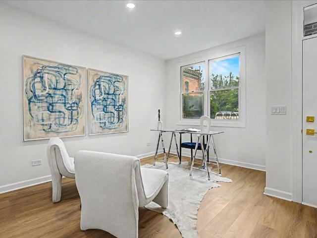 Townhouse for sale in Chicago Park, Illinois