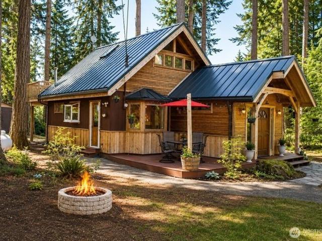 House for sale in Lakebay, Washington