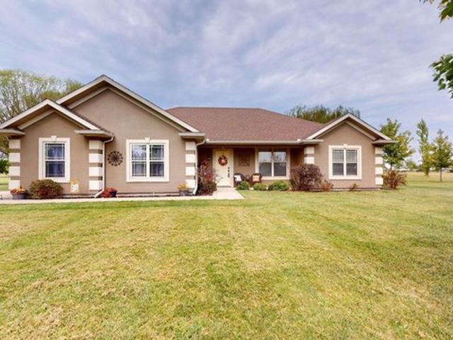 House for sale in Green Ridge, Pettis County