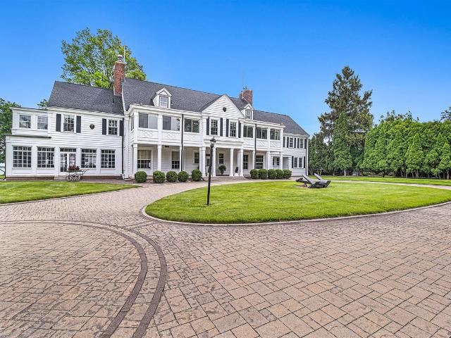 House for sale in Grosse Ile, Michigan