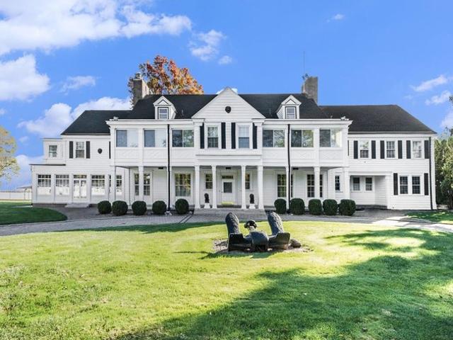 House for sale in Grosse Ile, Michigan