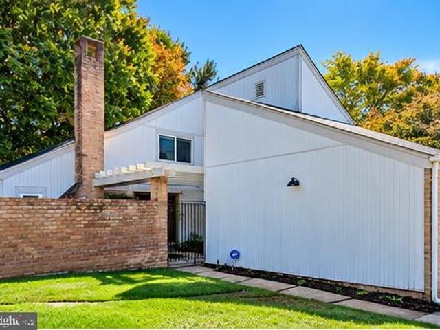 House for sale in Montgomery Village, Montgomery County