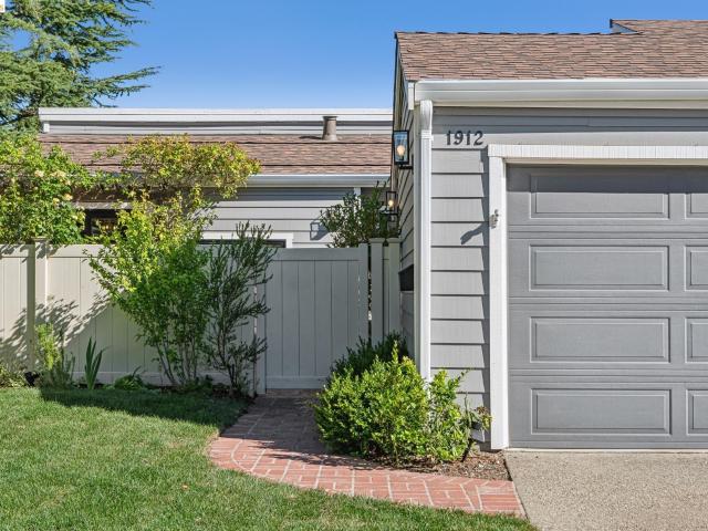 Townhouse for sale in Moraga, California