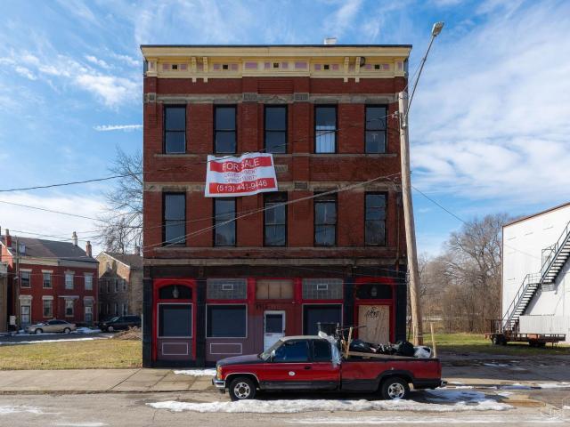 House for sale in Roselawn, Ohio