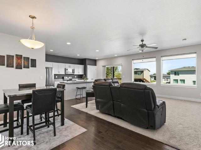 House for sale in Southbridge, Adel