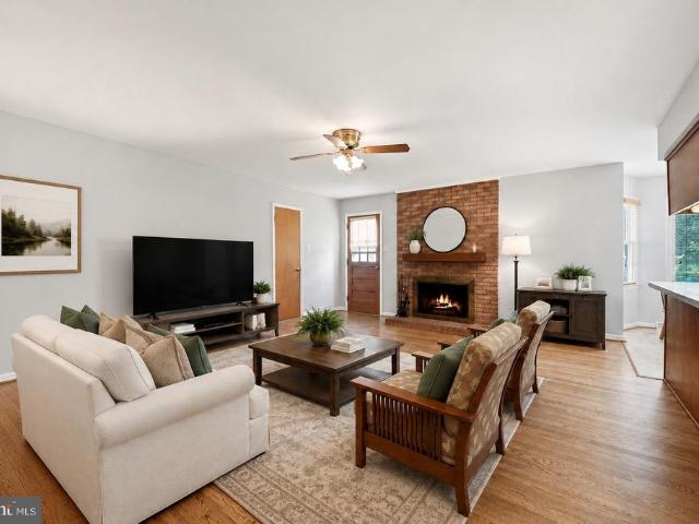House for sale in Broad Run Farms, University Center