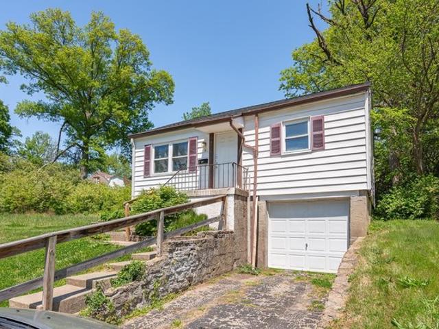 House for sale in Roselawn, Ohio