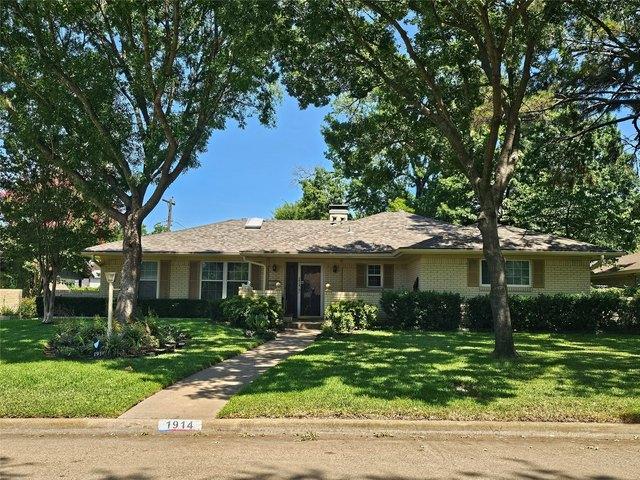 House for sale in Grand Prairie, Dallas County