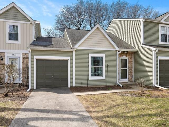Condo for sale in Mchenry, Illinois