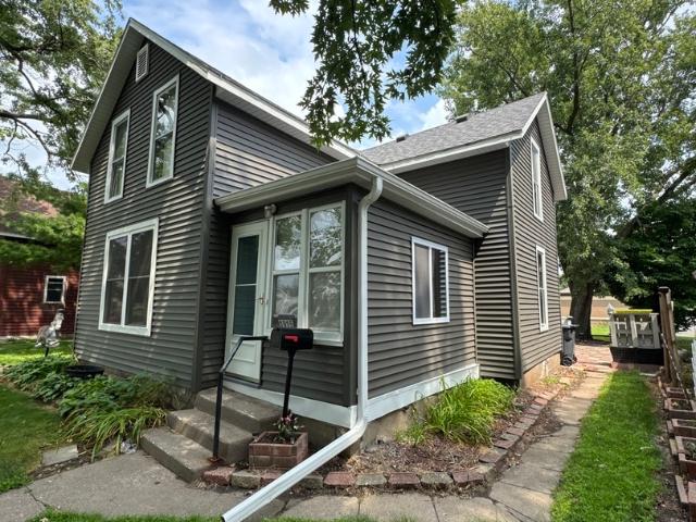 House for sale in Clinton, Iowa
