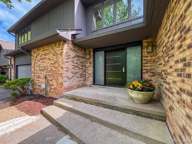 Condo for sale in Bloomfield Hills
