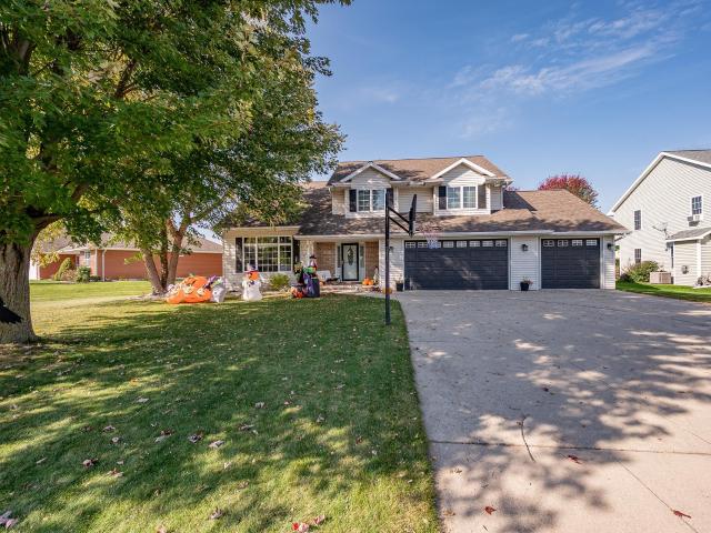 House for sale in Suamico, Brown County