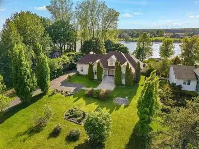 House for sale in Pierre-de Saurel, Quebec