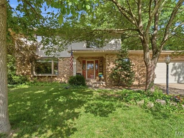 House for sale in Edwardsville, Illinois