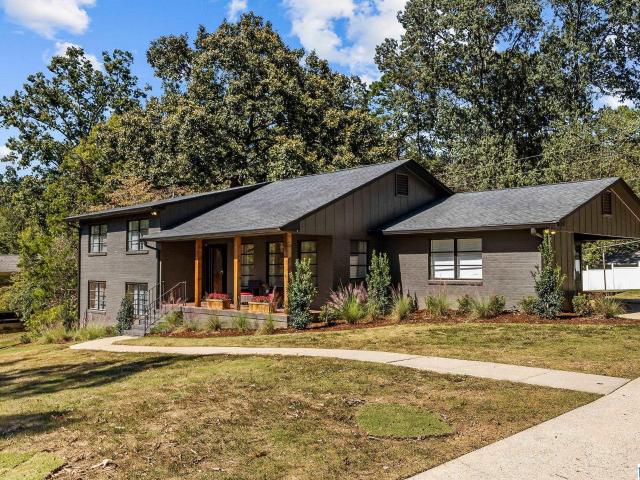 House for sale in Hoover, Jefferson County