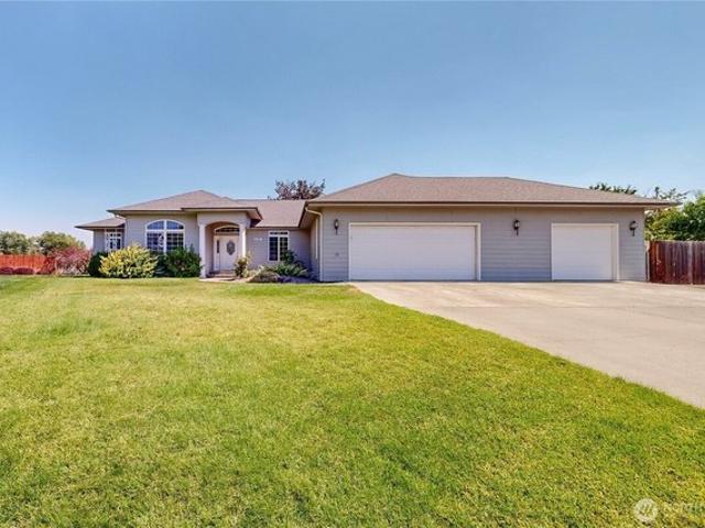House for sale in College Place, Washington